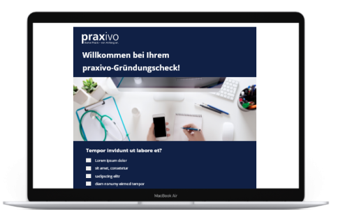 Laptop mit dem Fragebogen von praxivo